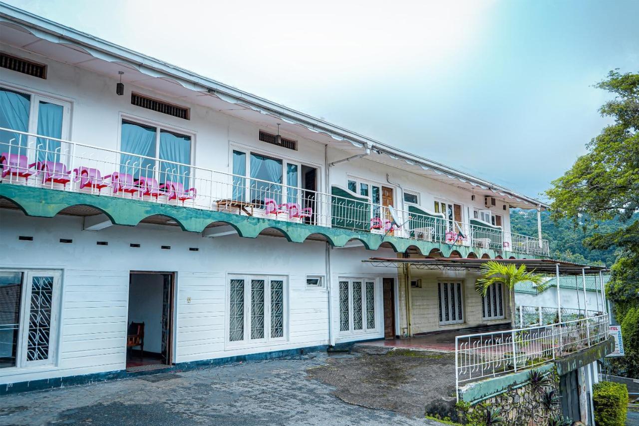Oyo 436 Sandakelum Tourist Guest House Kandy Esterno foto