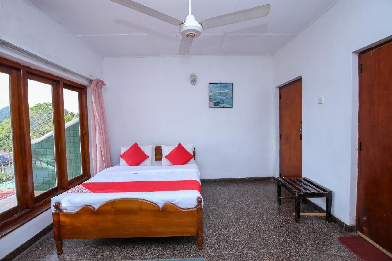 Oyo 436 Sandakelum Tourist Guest House Kandy Esterno foto