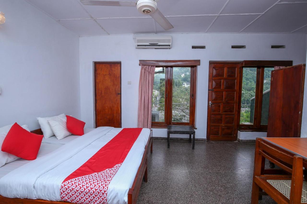 Oyo 436 Sandakelum Tourist Guest House Kandy Esterno foto